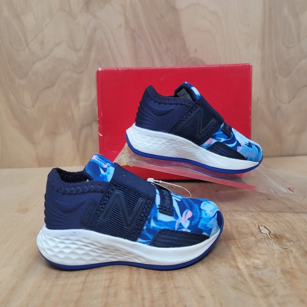 New Balance Kids Sneakers Toddler Size 4 Wide Blue Casual Hook & Loop Shoes - Picture 1 of 8